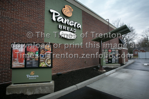 Panera Bread opens in Campus Town at TCNJ