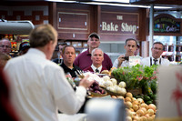 At food market, Christie vetoes $15 an hour minimum wage bill