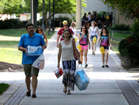 Freshmen move into the dorms at The College of New Jersey 2014